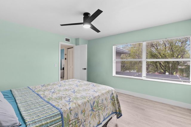 2842 SW Lakemont Place, Palm City, FL 34990