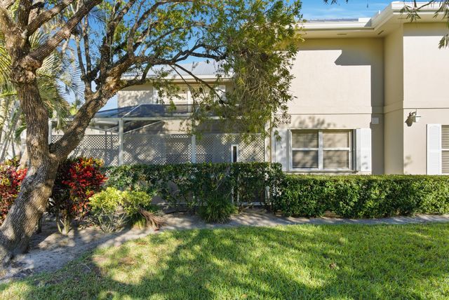 2842 SW Lakemont Place, Palm City, FL 34990