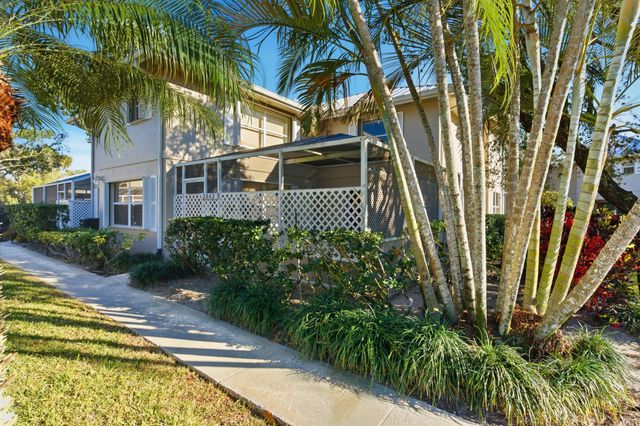 2842 SW Lakemont Place, Palm City, FL 34990