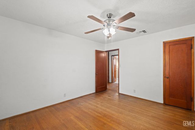 627 Hood Drive, Bakersfield, CA 93308