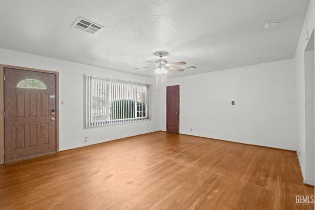 627 Hood Drive, Bakersfield, CA 93308