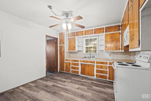 627 Hood Drive, Bakersfield, CA 93308