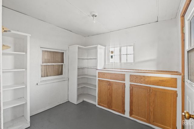 627 Hood Drive, Bakersfield, CA 93308