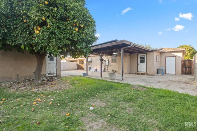 627 Hood Drive, Bakersfield, CA 93308