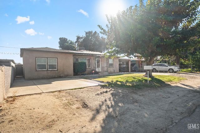627 Hood Drive, Bakersfield, CA 93308