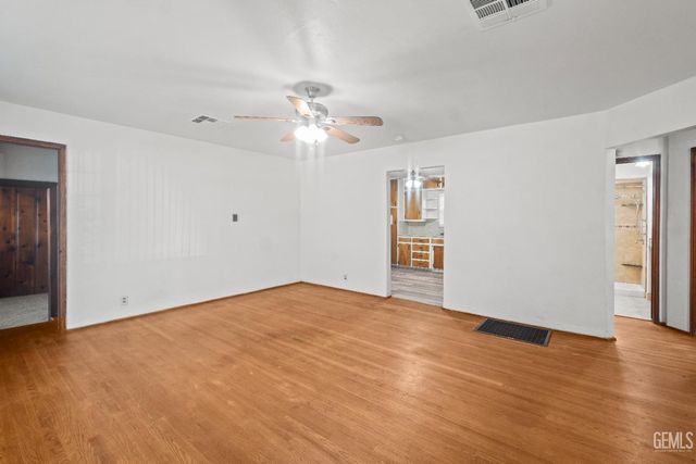 627 Hood Drive, Bakersfield, CA 93308