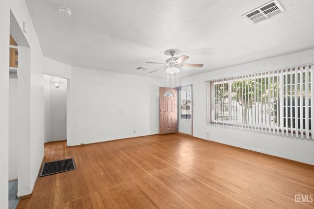 627 Hood Drive, Bakersfield, CA 93308