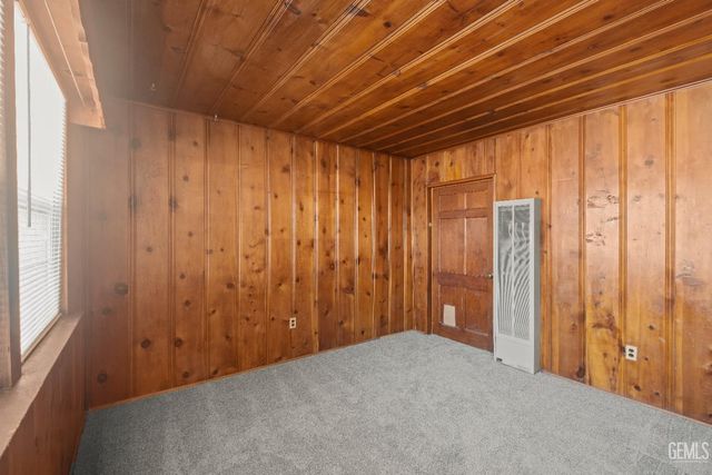 627 Hood Drive, Bakersfield, CA 93308