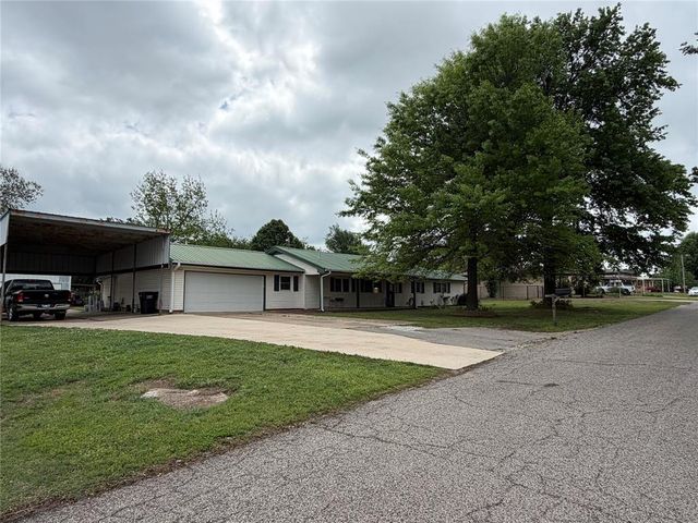 324 S Main Street, Mcloud, OK 74851