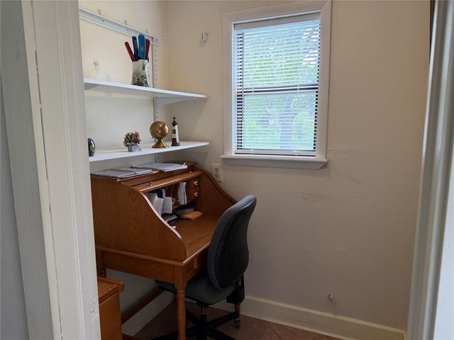 324 S Main Street, Mcloud, OK 74851