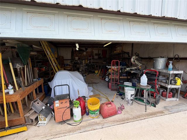324 S Main Street, Mcloud, OK 74851