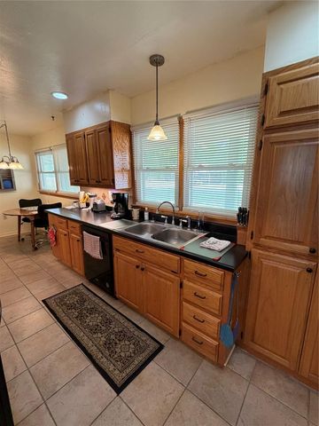 324 S Main Street, Mcloud, OK 74851