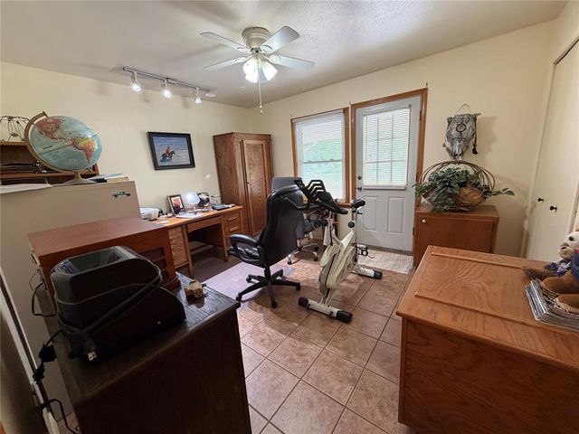 324 S Main Street, Mcloud, OK 74851