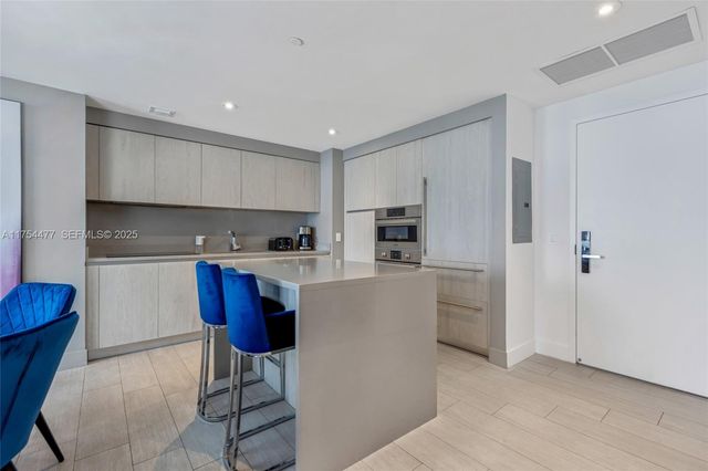 4010 S Ocean Drive R2505, Hollywood, FL 33019