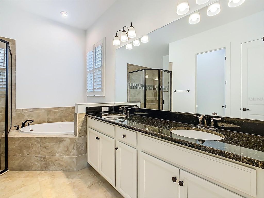 Image 11 of property listing at 972 LADERA RANCH ROAD, Kissimmee, FL 34759