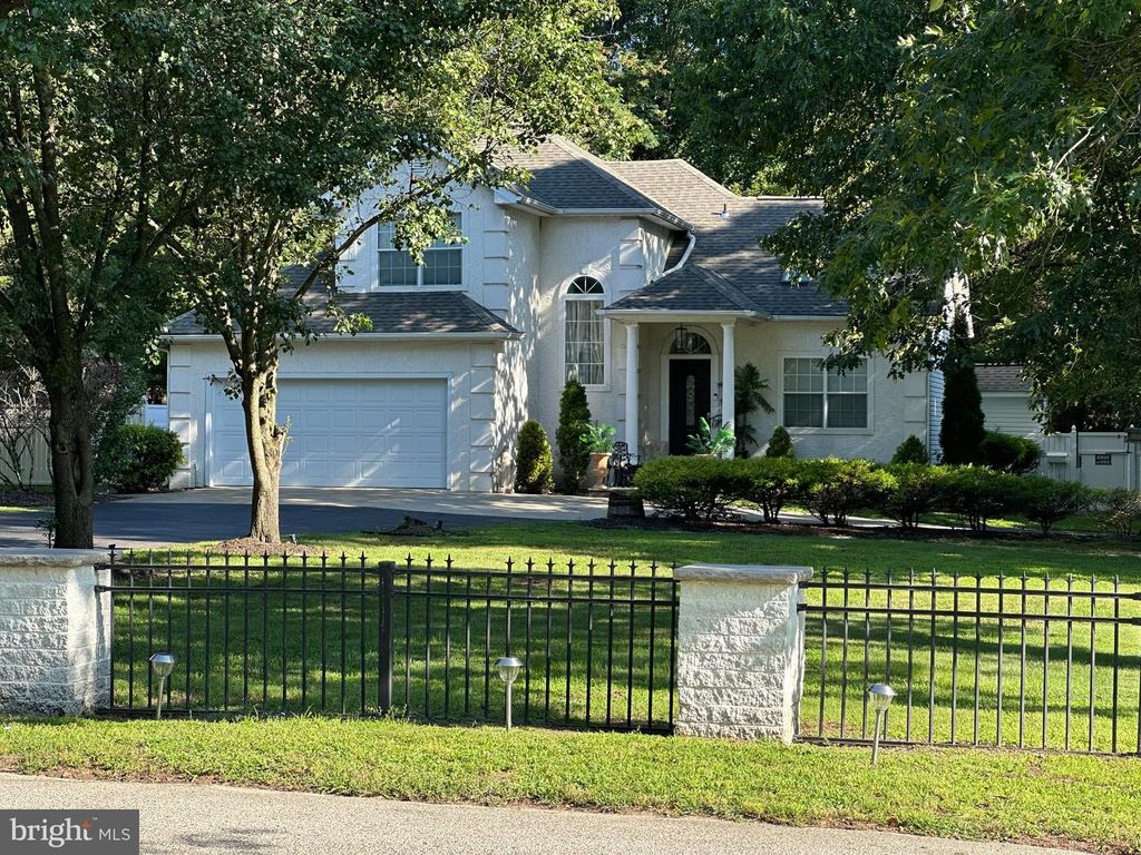 21 SUNSET RD, Blackwood, NJ 08012