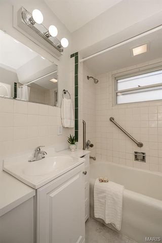 4825 Oldenburg Avenue, St Louis, MO 63123