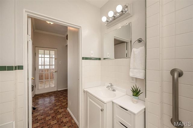 4825 Oldenburg Avenue, St Louis, MO 63123