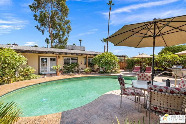 587 S Calle Ajo, Palm Springs, CA 92264