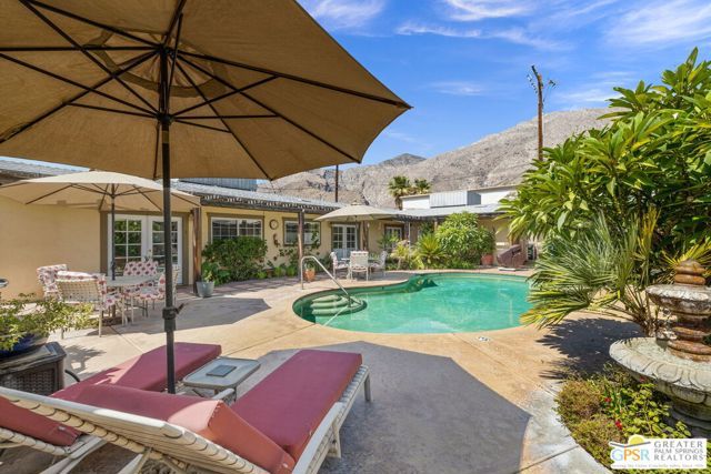 587 S Calle Ajo, Palm Springs, CA 92264