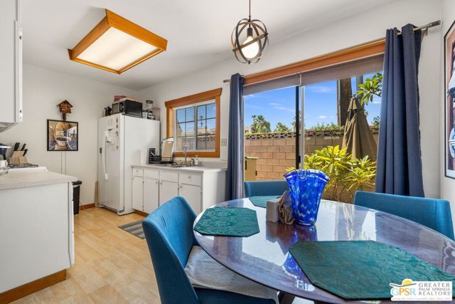 587 S Calle Ajo, Palm Springs, CA 92264