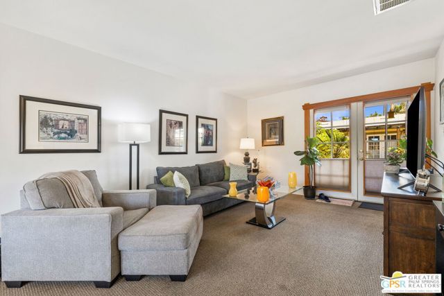 587 S Calle Ajo, Palm Springs, CA 92264