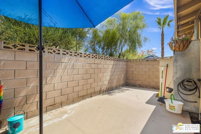 587 S Calle Ajo, Palm Springs, CA 92264