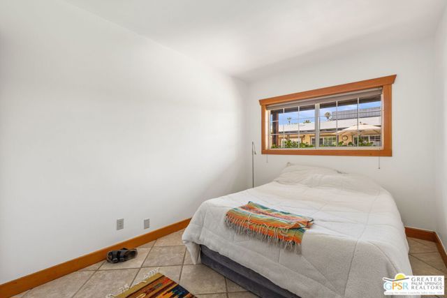 587 S Calle Ajo, Palm Springs, CA 92264