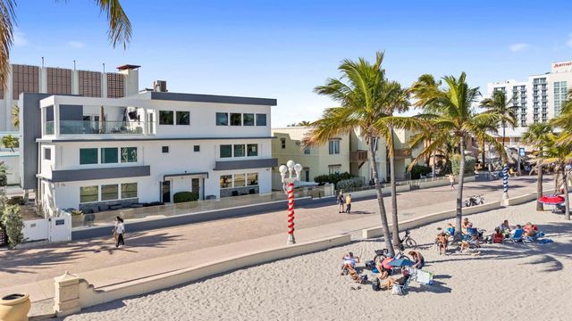 2203 N Surf Road, Hollywood, FL 33019