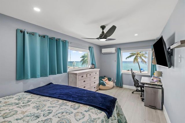 2203 N Surf Road, Hollywood, FL 33019