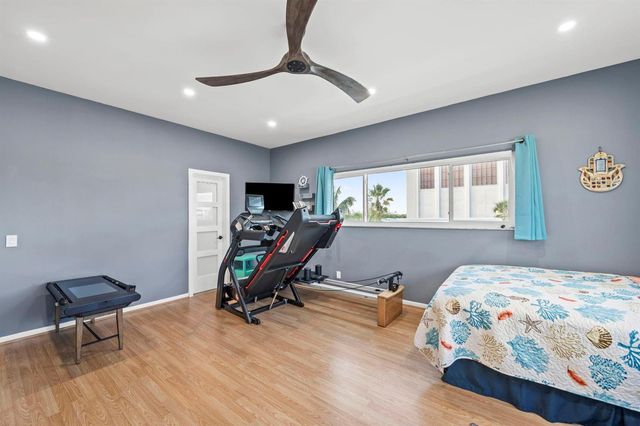 2203 N Surf Road, Hollywood, FL 33019