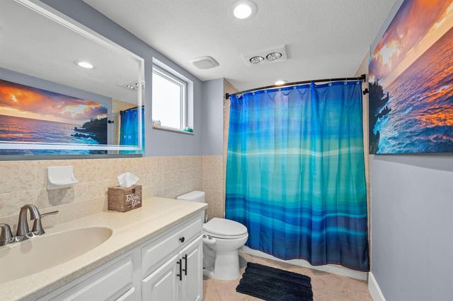 2203 N Surf Road, Hollywood, FL 33019