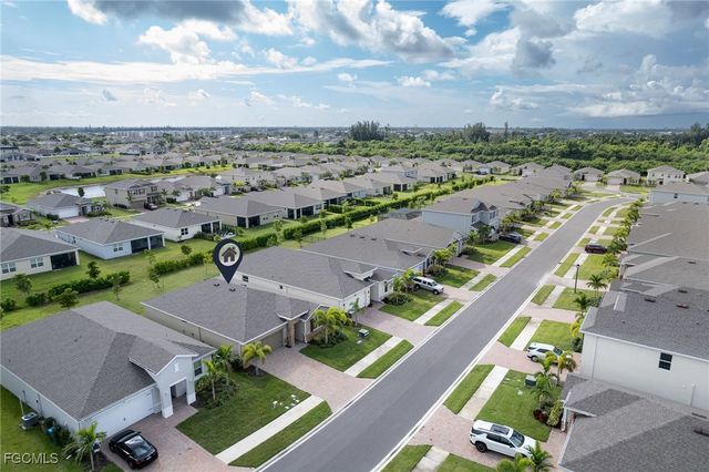 210 Spring Hill Lake LOOP, Cape Coral, FL 33993