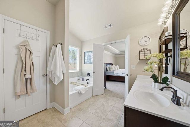 1196 Clear Stream Ridge, Auburn, GA 30011