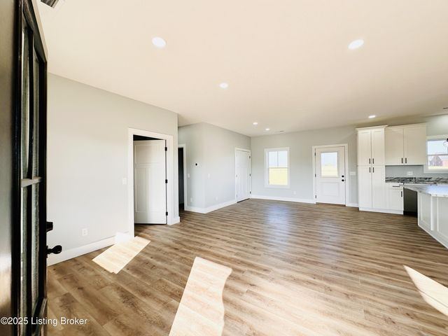 88 Chett Ln, Clarkson, KY 42726