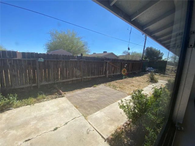 21061 Nisqually Road C, Apple Valley, CA 92308