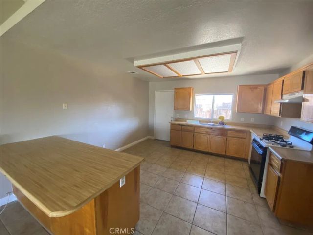 21061 Nisqually Road C, Apple Valley, CA 92308