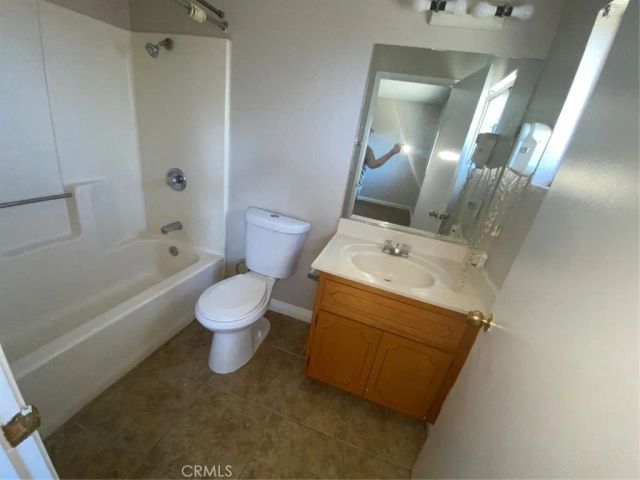 21061 Nisqually Road C, Apple Valley, CA 92308