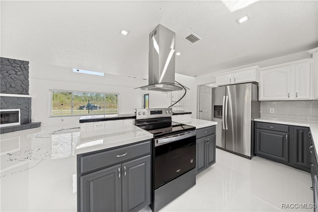 8620 SW 157th Lane, Dunnellon, FL 34432