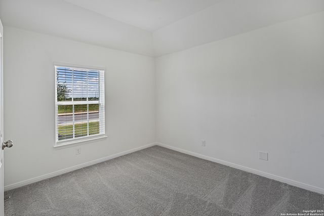 16182 Farmer, Lytle, TX 78052