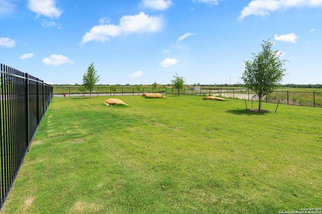 16182 Farmer, Lytle, TX 78052