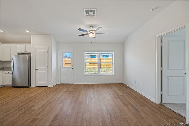 16182 Farmer, Lytle, TX 78052