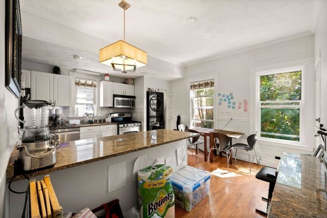 106 Harrishof St., Boston, MA 02121
