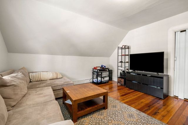 106 Harrishof St., Boston, MA 02121