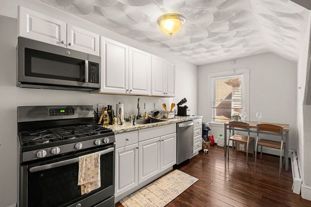 106 Harrishof St., Boston, MA 02121