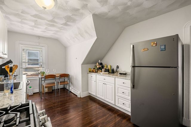 106 Harrishof St., Boston, MA 02121