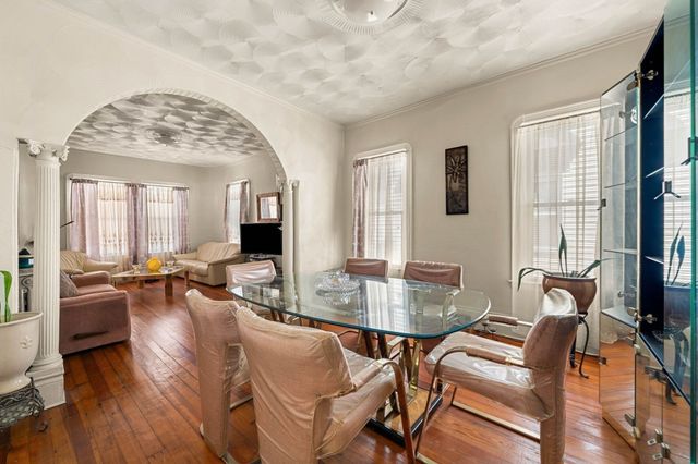 106 Harrishof St., Boston, MA 02121