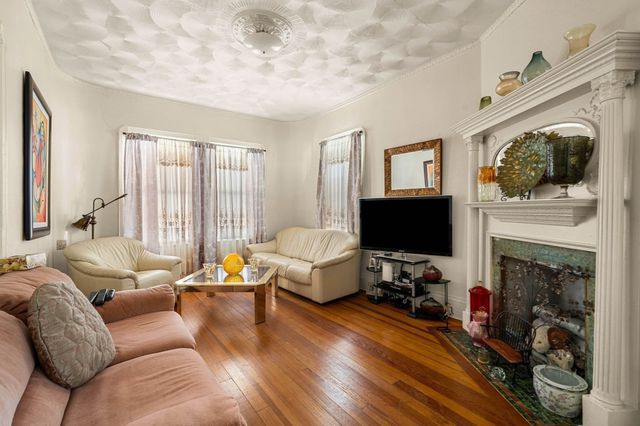 106 Harrishof St., Boston, MA 02121