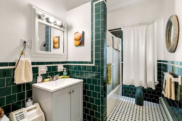 106 Harrishof St., Boston, MA 02121