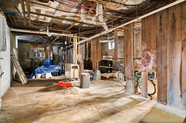 106 Harrishof St., Boston, MA 02121